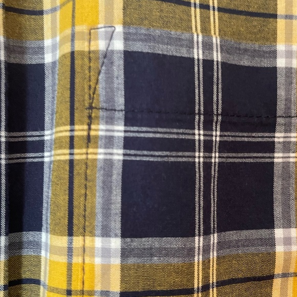 Old Navy button down checkered shirt. Short sleeve size 18 boys XXL - Picture 4 of 4